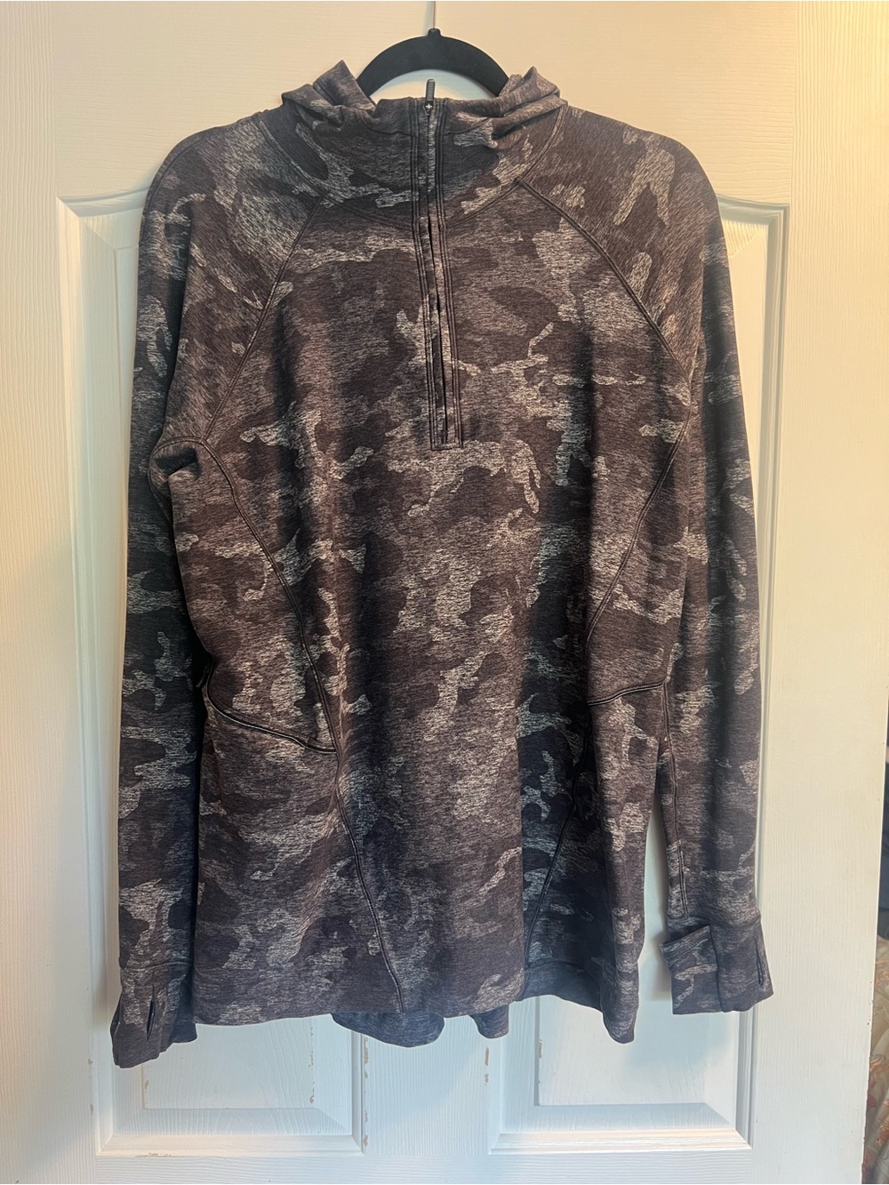 Lululemon Warm Stabilizer 1/2 Zip Hoodie
Incognito Camo HTR Black